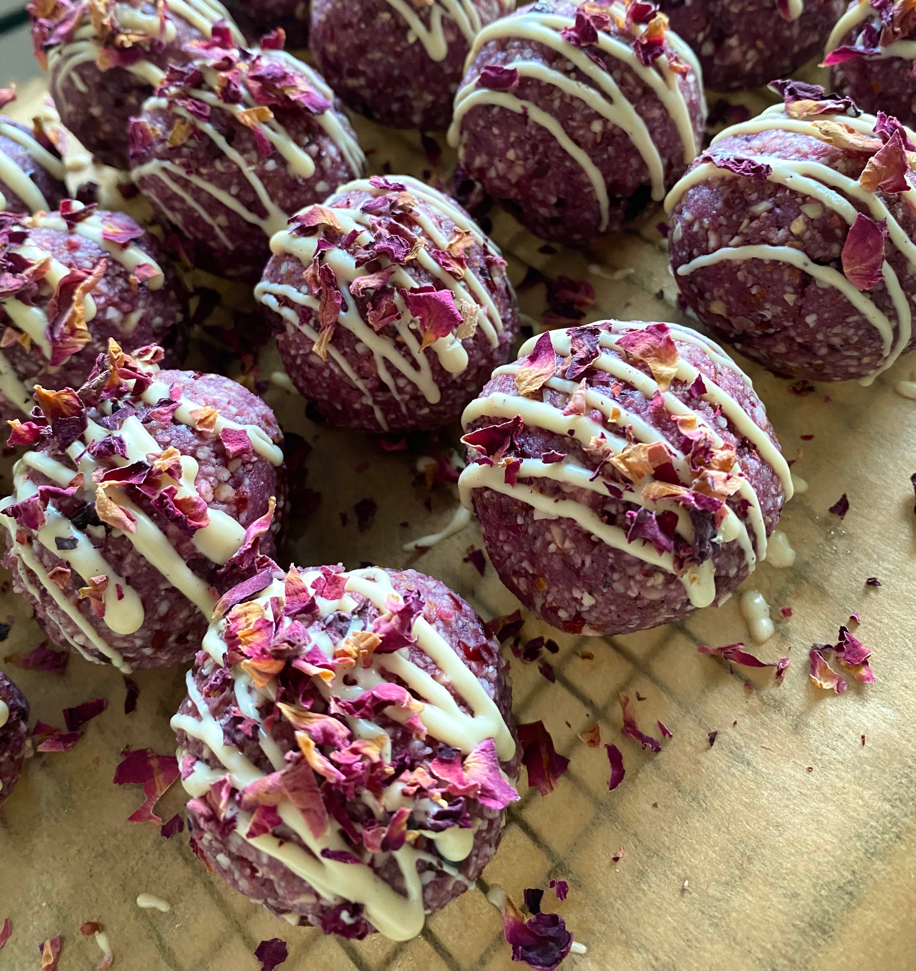 BOTANICAL CHEESECAKE vegan bliss balls