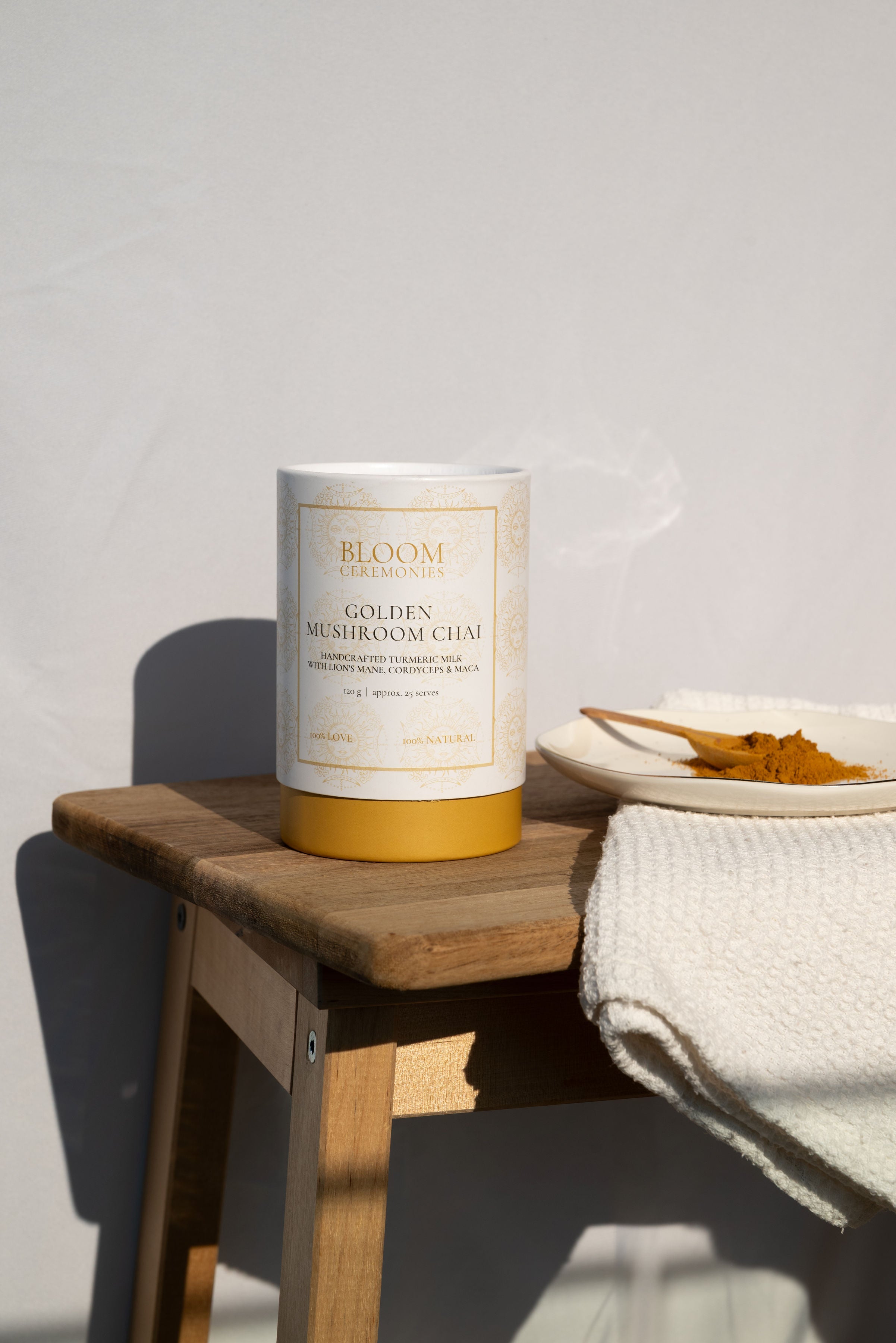 GOLDEN MUSHROOM CHAI - Adaptogenní Kurkumové Latté