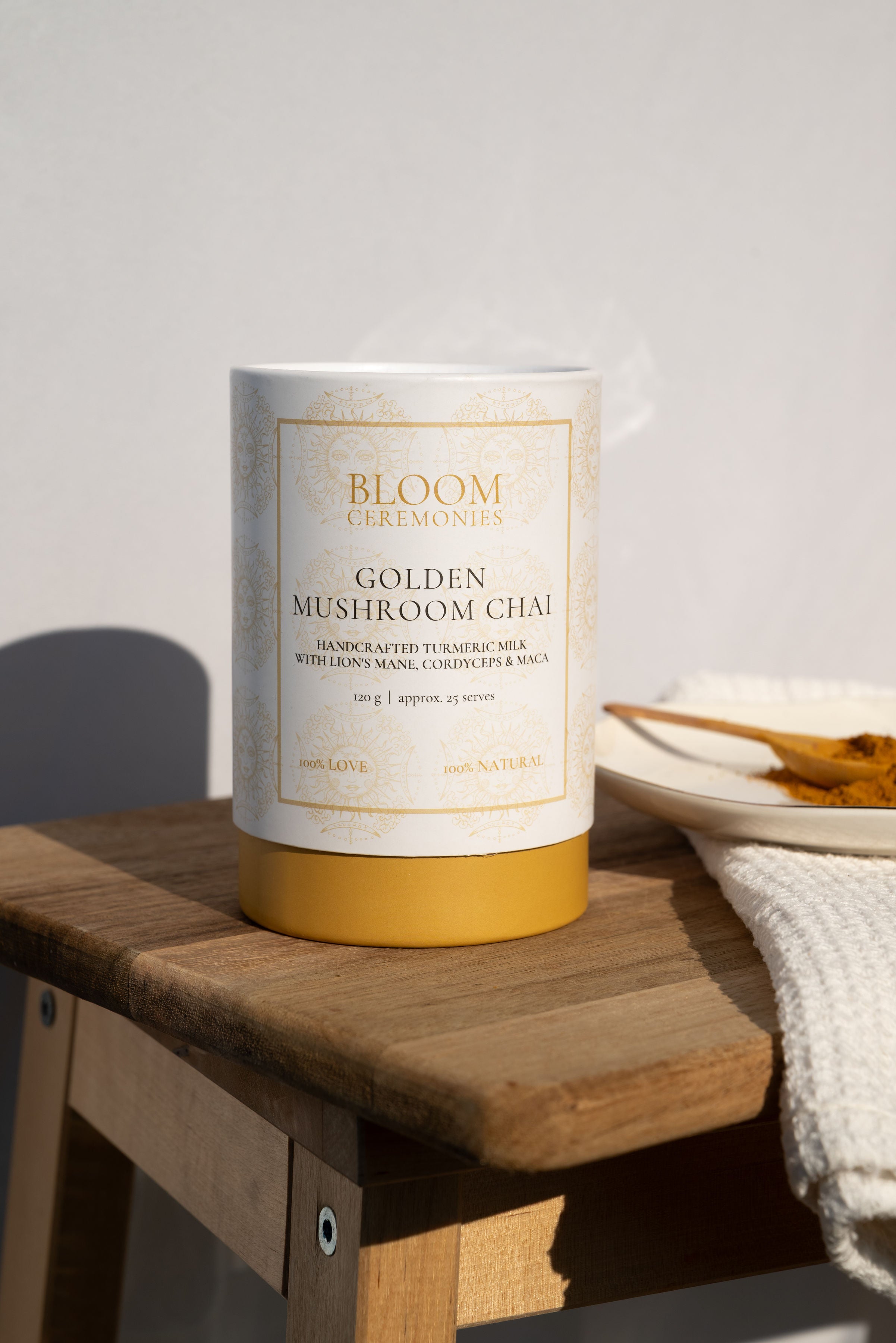 GOLDEN MUSHROOM CHAI - Adaptogenní Kurkumové Latté